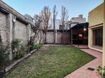Departamento · 165m² · 6 Ambientes · 1 Cochera · Casa Al Frente / Mendoza 3500 (Echesortu)
