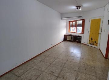 Casa · 90m² · 3 Ambientes · 1 Cochera · Casa en Parque Patricios