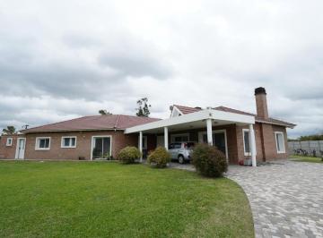 Casa · 240m² · 6 Ambientes · 2 Cocheras · Casa en Venta 6 Ambientes Moreno