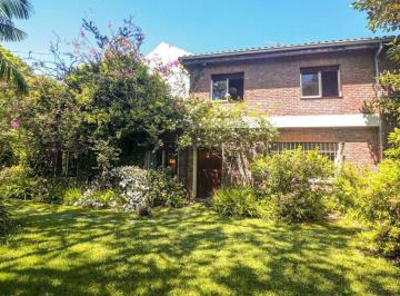 Casa · 253m² · 7 Ambientes · Casa en Venta en Olivos Lote 665 m² Olivos Gol