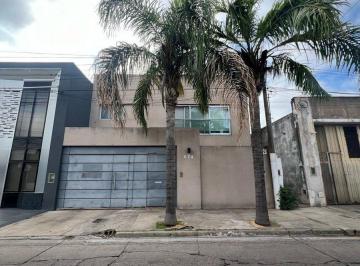 Casa · 114m² · 5 Ambientes · 1 Cochera · San Nicolas - Venta Casa - 4 Dormi - Apta Credito