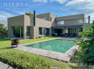 Casa · 295m² · 5 Ambientes · 2 Cocheras · Casa en Venta en San Isidro Labrador, Villanueva.