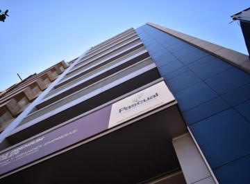 Oficina comercial · 140m² · 1 Cochera · Entre Rios Al 600 Venta Oficina Piso Exclusivo en Rosario