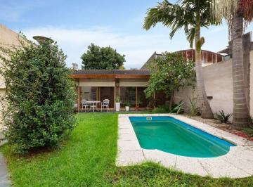 Casa · 200m² · 5 Ambientes · 3 Cocheras · Venta Casa Santos Lugares 5 Amb Apto Credi Permuta