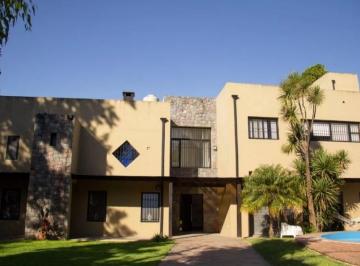 Casa de 5 ambientes, Esteban Echeverría · Casa en Alquiler 5 Ambientes Monte Grande.