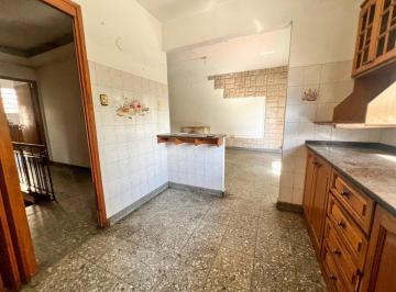 Casa · 110m² · 8 Ambientes · Casa 3 Dorm.. Barrio Lourdes. Rosario