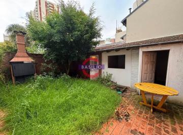 Casa · 155m² · 4 Ambientes · 1 Cochera · Venta Chalet de 4 Ambientes a Reciclar C/ Jardín en V. López