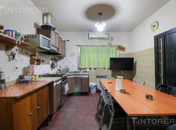 Casa · 365m² · 3 Ambientes · 2 Cocheras · Venta Casa Lote Propio 2 Familias C/ Cochera y Patio - Tablada