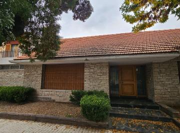 Casa de 14 ambientes, Ciudad de Mendoza · Enorme Casa en Barrio Bombal