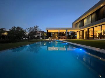 Casa · 507m² · 8 Ambientes · 3 Cocheras · Casa en Venta en El Yacht, Nordelta, Tigre