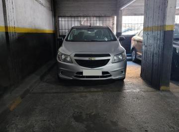 Garage · Cochera Fija Cubierta en Paraguay y Carlos Pellegrini