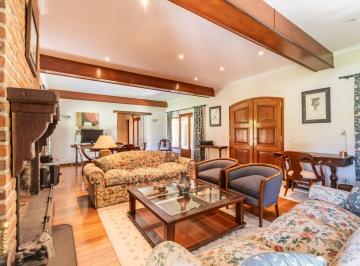Casa · 450m² · 6 Ambientes · 4 Cocheras · Casa en Venta en San Diego en Dos Lotes