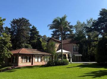 Casa · 400m² · 4 Ambientes · 2 Cocheras · Importante Chalet en Venta E P. Leloir - Gdor Udaondo 2300