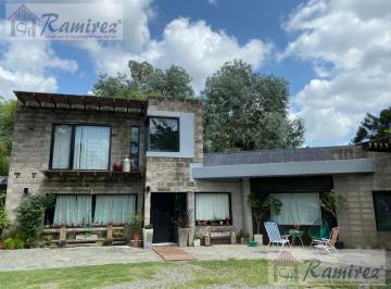 Quinta vacacional · 250m² · 5 Ambientes · 1 Cochera · Quinta en Venta - Francisco Alvarez