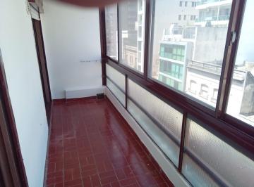 balcón · Dpto de 2 Dorm. con Cochera y Balcón Al Frente Cerrado
