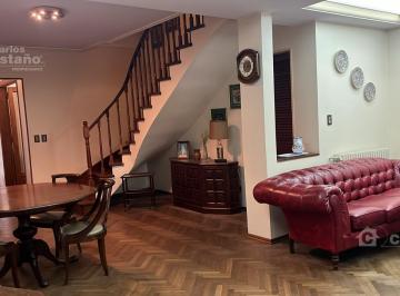 Casa · 251m² · 5 Ambientes · 2 Cocheras · Chalet 5 Amb con Jardín y Garaje