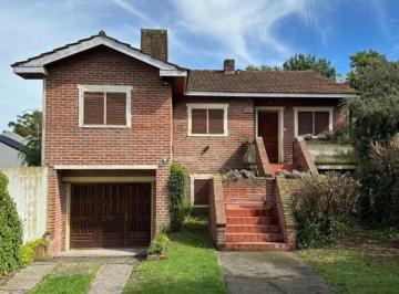 Casa de 4 ambientes, Miramar · Excelente Propiedad en Venta en El Barrio de Parquemar en Miramar