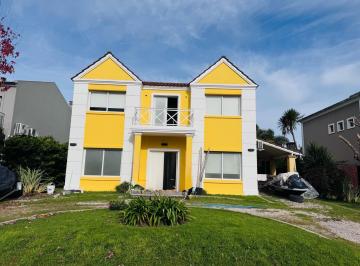Casa · 544m² · 5 Ambientes · 2 Cocheras · Casa en Barrio Cerrado Altos del Sol