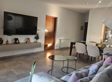 Casa · 200m² · 4 Ambientes · 2 Cocheras · Casa en Venta en Barrio Privado Las Cortaderas 2