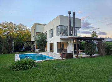 Casa · 200m² · 5 Ambientes · 2 Cocheras · Alquiler Casa en Barrio San Andres, Villanueva
