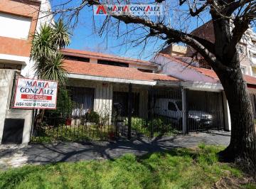 Casa · 220m² · 4 Ambientes · 2 Cocheras · Casa en Venta Villa Sarmiento Cinco Ambietes Zona Ward