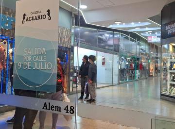 Local comercial · 1 Ambiente · Aqui! Venta Local Exc. Ubicación Gal Acuario II Carlos Paz