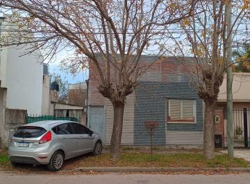 Casa · 80m² · 3 Ambientes · 1 Cochera · Casas en Venta en Berisso