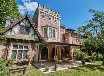 Casa · 652m² · 4 Dormitorios · 2 Cocheras · Espectacular Casa Tudor en El Mejor Lugar de Lomas Jockey - Son Dos Casas Juntas o Separadas