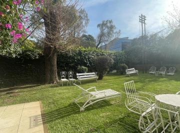 Casa · 430m² · 7 Ambientes · 1 Cochera · Unico Jardin Irrepetible en Barrio Parque