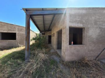 Casa · 150m² · 3 Ambientes · 2 Cocheras · Casa en Construcción