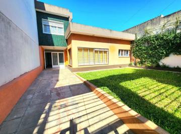 Casa de 5 ambientes, Morón · Casa en Alquiler en Castelar Norte
