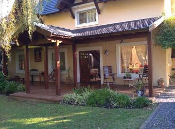 Casa · 170m² · 4 Ambientes · 1 Cochera · Casa en Venta Parque Las Naciones Guernica!
