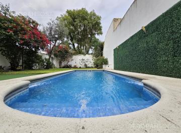 Casa · 592m² · 8 Ambientes · 3 Cocheras · Venta Casa 8 Ambientes en 3 Plantas con Piscina y Doble Cochera - Villa Devoto!