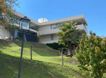 Casa · 520m² · 15 Ambientes · 2 Cocheras · Q2 Casa de Categoría 4 Dorm. Venta