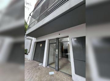 Imagen 1 - Departamento interno de un dormitorio con cocina integrada en Ricchieri 1337. Baño con bañera.  - · Departamento Interno de un Dormitorio con Cocina Integrada en Ricchieri 1337. Baño con Bañera.