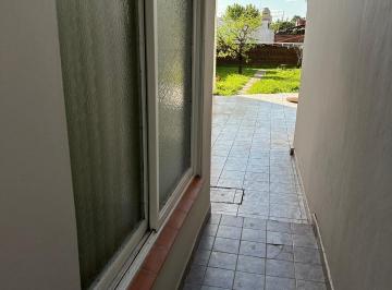 Casa de 6 ambientes, Esteban Echeverría · Alquiler - Casa en Monte Grande