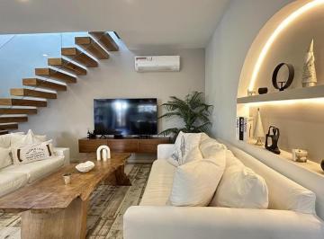Casa · 200m² · 7 Ambientes · 2 Cocheras · Venta de Casa 4 Dorm. en "Lagoon Pilar"
