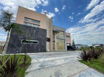 Casa · 356m² · 6 Ambientes · 2 Cocheras · Casa 6amb en Venta C/parque - El Rebenque Canning