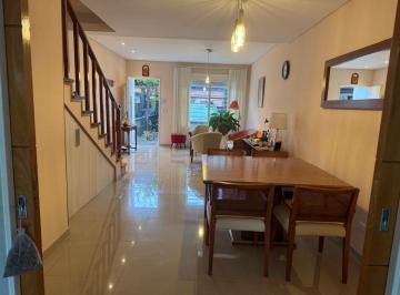 Casa · 151m² · 5 Ambientes · 1 Cochera · Venta Triplex Impecable 5 Amb Florida Jardin