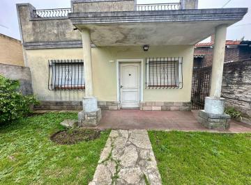 Casa · 85m² · 3 Ambientes · 1 Cochera · Venta Casa a Reciclar 3 Amb C/jardin en Padua Sur