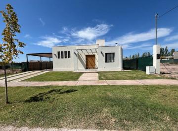 Casa · 105m² · 6 Ambientes · 2 Cocheras · Venta de Casa 3 Dorm. en Barrio Milcayac 1
