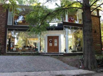 Casa · 291m² · 5 Ambientes · 2 Cocheras · Venta Casa 4 Dorm. Al Rio en Boatcenter