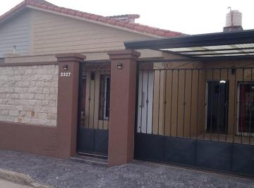 Casa · 94m² · 4 Ambientes · 1 Cochera · Casa en Venta Santo Tome 3 Dorm..