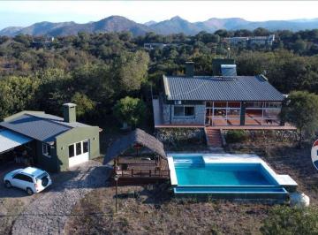 Casa · 257m² · 5 Ambientes · 4 Cocheras · Venta Casa Corral de Barrancas Unquillo