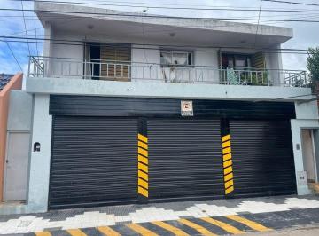 Casa · 200m² · 8 Ambientes · Venta Departamentos y Local Rio Tercero Inversor