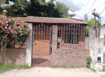 Casa · 49m² · 2 Ambientes · Casa en Berisso en Venta. Acepta Permuta