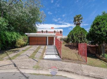 Casa · 282m² · 8 Ambientes · 2 Cocheras · Venta Casa 5 Dormit. en La Cuesta Villa Carlos Paz