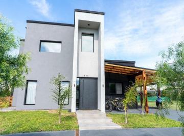 Casa · 175m² · 4 Ambientes · 2 Cocheras · Venta Casa 5 Ambientes San Ramon - Pilar del Este