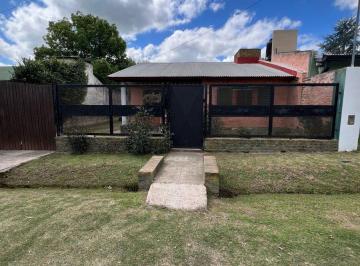Casa · 70m² · 3 Ambientes · 1 Cochera · Casa 3 Ambientes con Pileta en Lujan
