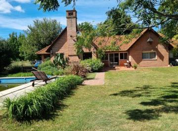Casa · 180m² · 4 Ambientes · 4 Cocheras · Venta Casa 4amb Las Beatrices Pilar Apto Credito